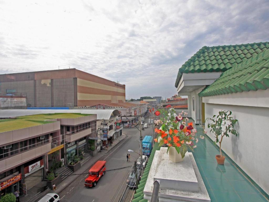 Hotel Galleria Davao Exterior photo